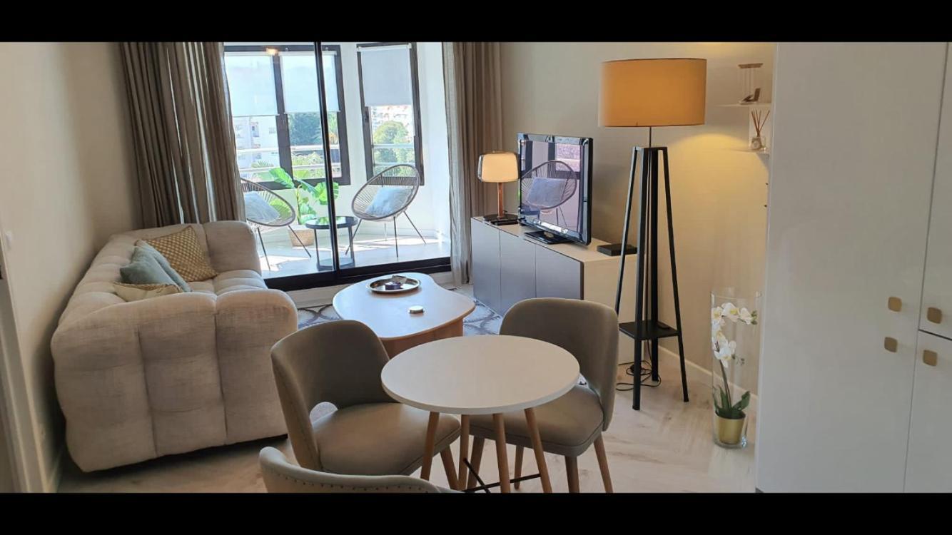 Beautiful Apartment Design Next To The Sea Антіб Екстер'єр фото